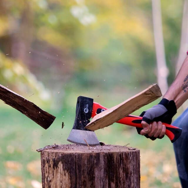 Сокира 600г ручка з фібергласу. INTERTOOL